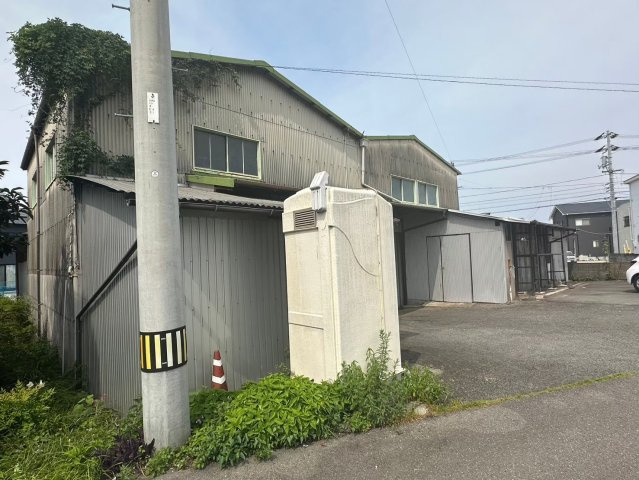 久保田町2丁目　売倉庫の外観