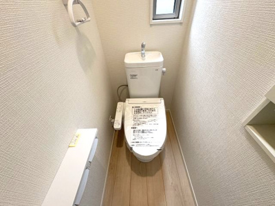 【トイレ】 | Kolet岩槻北 | 落ち着いた色調のトイレです