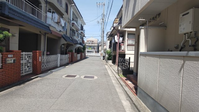 川添ロイヤルハイツの周辺