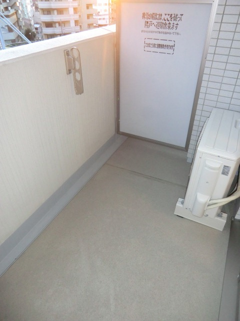 エヴァステージ梅田WESTのバルコニー