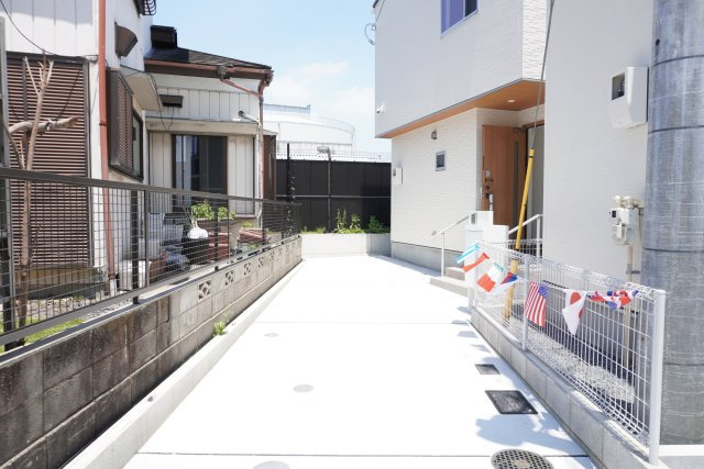 草加市吉町4丁目 新築分譲住宅の駐車場