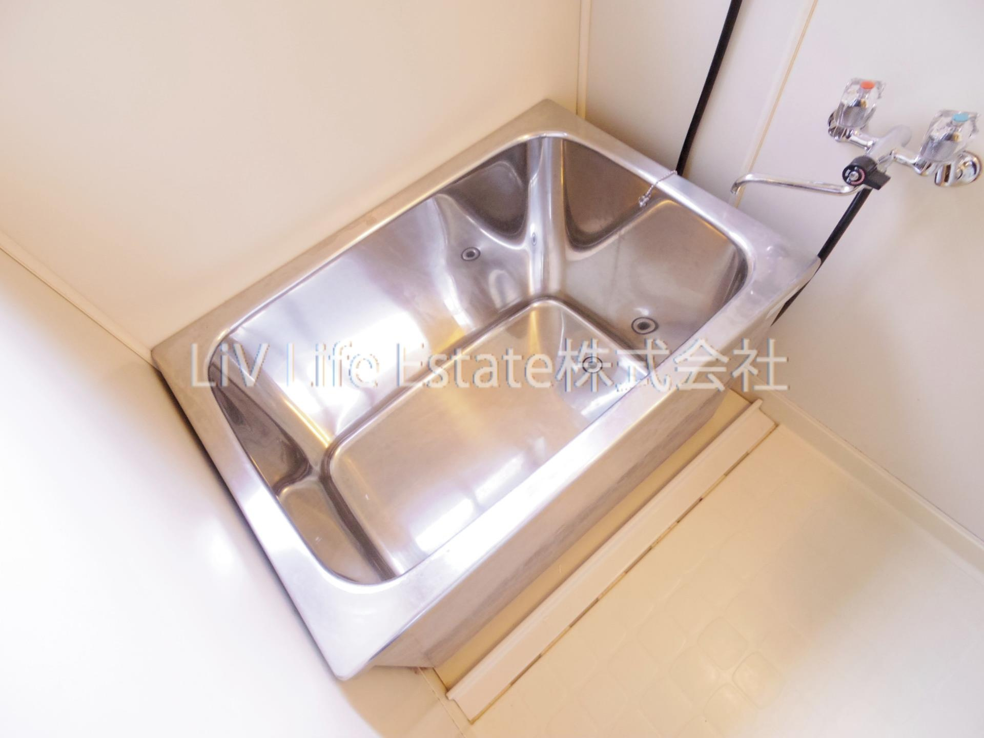 西東京市芝久保町２丁目のアパートの浴室