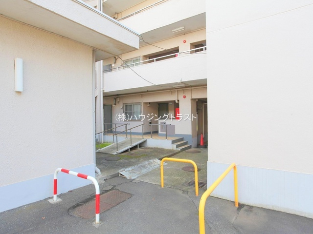 仲介手数料無料　向陽ハイツB棟の駐車場