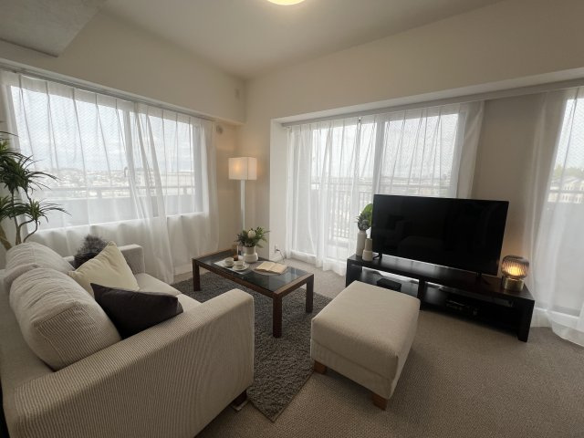 南東向き角部屋でオールOK！【ステージ宮崎台】リノベーションの居間・リビング