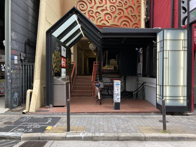 大阪市中央区西心斎橋２丁目の店舗事務所の外観