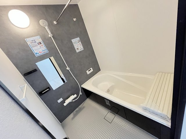 【浴室】 | 福岡市東区香住ケ丘5丁目1期　1号棟（全3棟）【仲介手数料無料・0円】 | 現地写真。浴室です。