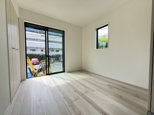 【洋室】 | 福岡市東区香住ケ丘5丁目1期　1号棟（全3棟）【仲介手数料無料・0円】 | 現地写真。1階洋室です。