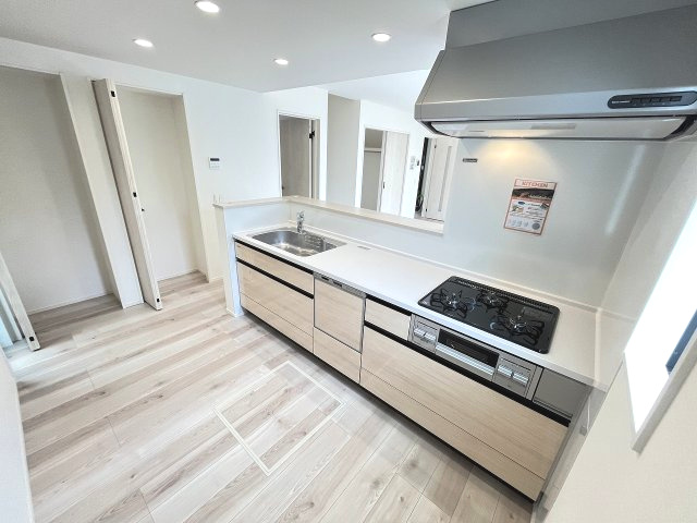 【キッチン】 | 福岡市東区香住ケ丘5丁目1期　1号棟（全3棟）【仲介手数料無料・0円】 | 現地写真。
