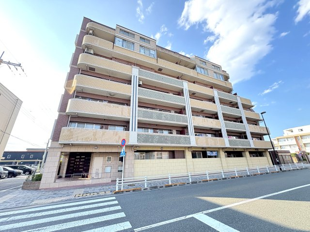 アンビシャスプラザ中神の外観