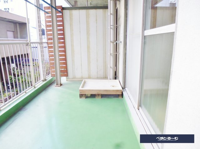 大塚ビルのバルコニー