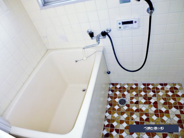 大塚ビルの浴室