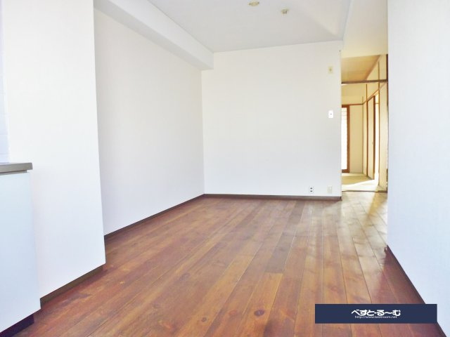 大塚ビルの居間・リビング|広々リビング