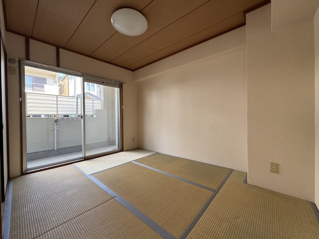エレガンス穂積5号館の和室