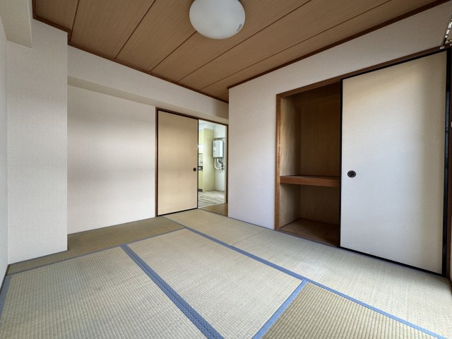 エレガンス穂積5号館の寝室