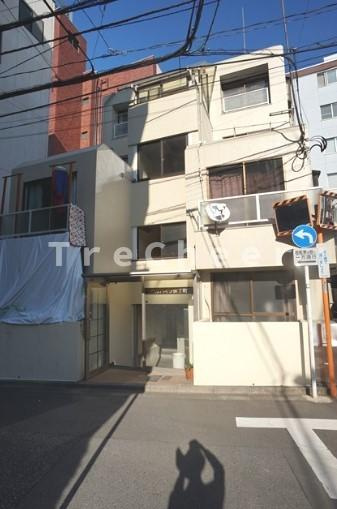 ベルハイツ余丁町のエントランス