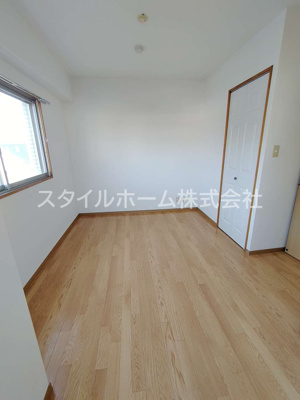 【居間・リビング】 | アトランティス川花 | 別部屋写真です。