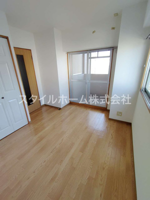 【居間・リビング】 | アトランティス川花 | 別部屋写真です。