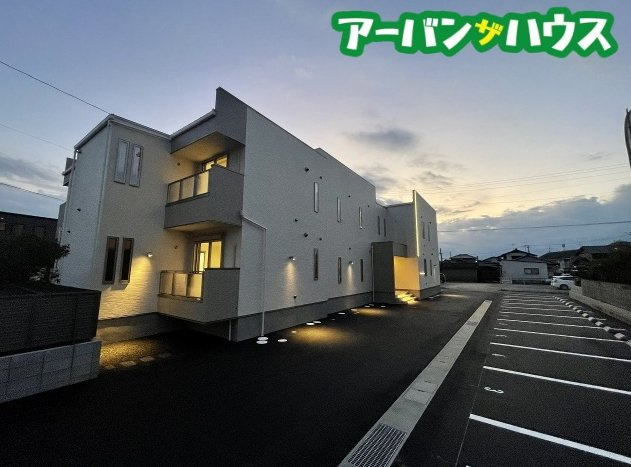 GRANDTIC 西大寺の外観