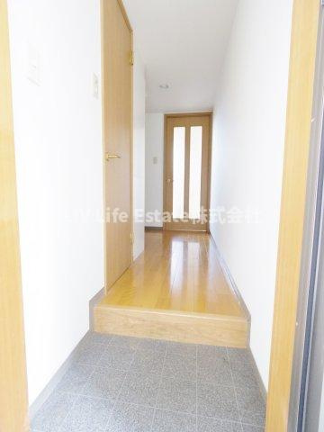 ハイツ市川の玄関