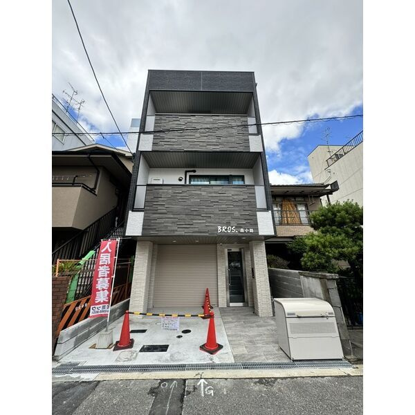 ブロス森小路の外観