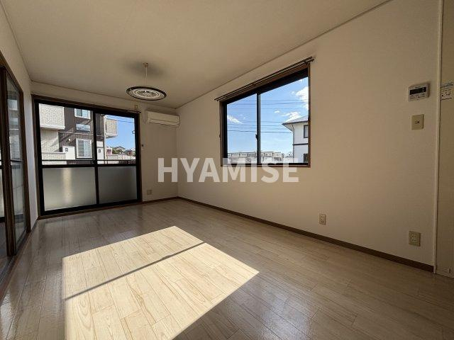 コスモスB棟の居間・リビング