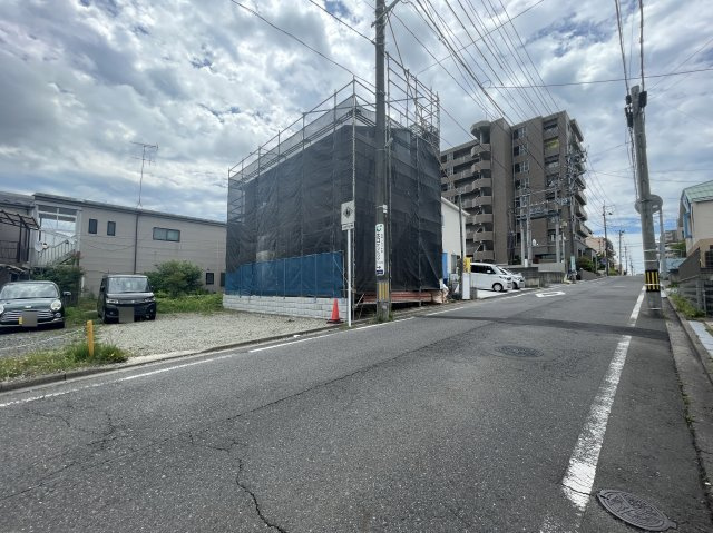 新築戸建・建売　郡山市麓山二丁目　Livele Garden　全1棟の前面道路含む現地写真