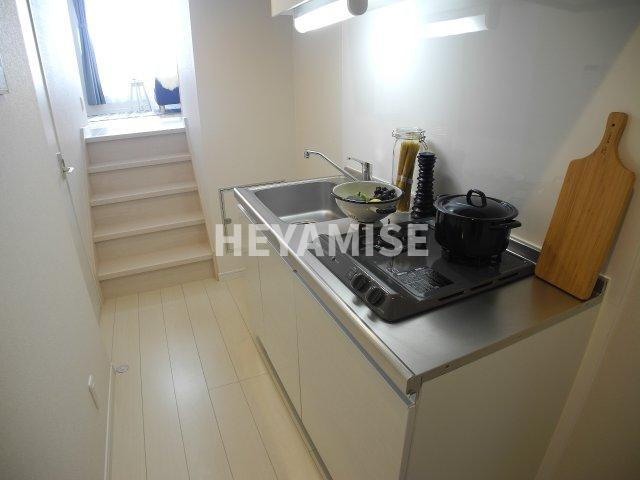 エルモーサ・Reiの居間・リビング|スキップフロアのお部屋　※モデルルーム