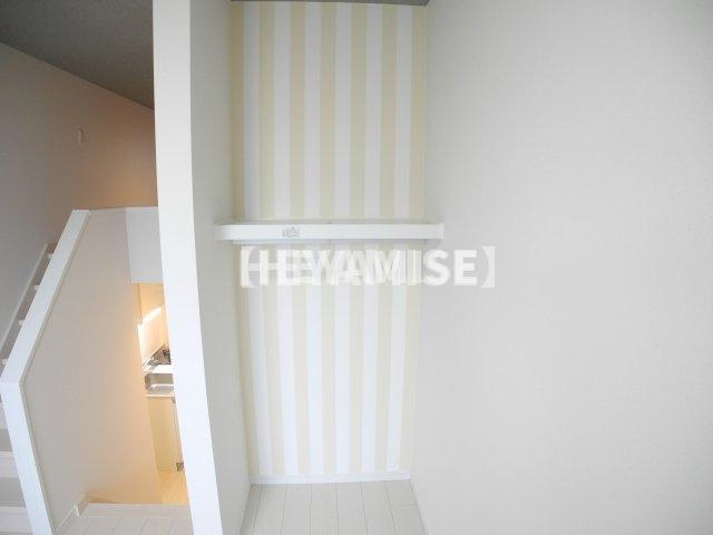 エルモーサ・Reiの収納|縦ストライプのアクセントクロス