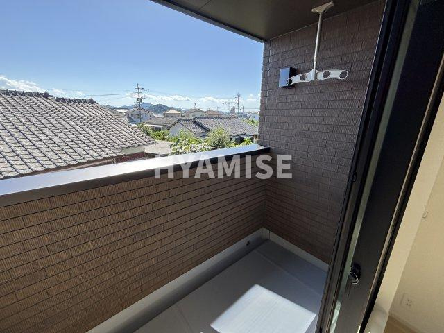 コンフィーエⅡのバルコニー|※室内画像は別号室のもの