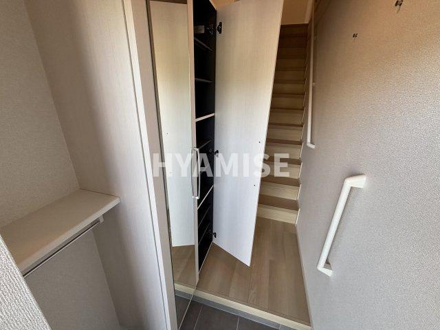 コンフィーエⅡの玄関|※室内画像は別号室のもの