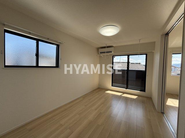 コンフィーエⅡの居間・リビング|※室内画像は別号室のもの