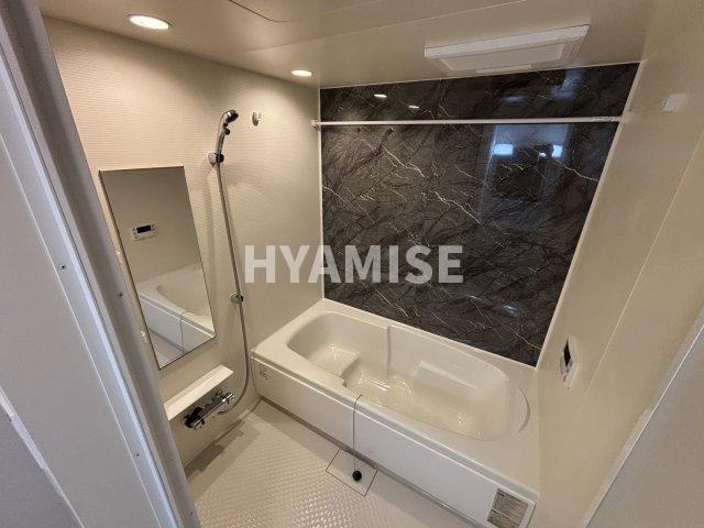 コンフィーエⅠの浴室|※別のお部屋の写真です。現状優先致します。