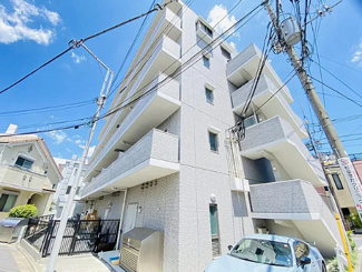 【外観】 | 鉄筋コンクリート造のがっちりとした建物。