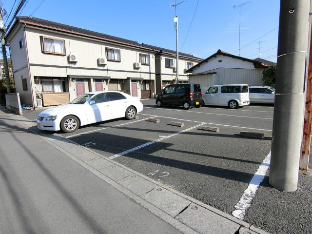 ライラックの駐車場