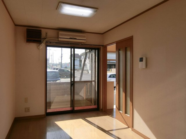 ライラックの居間・リビング