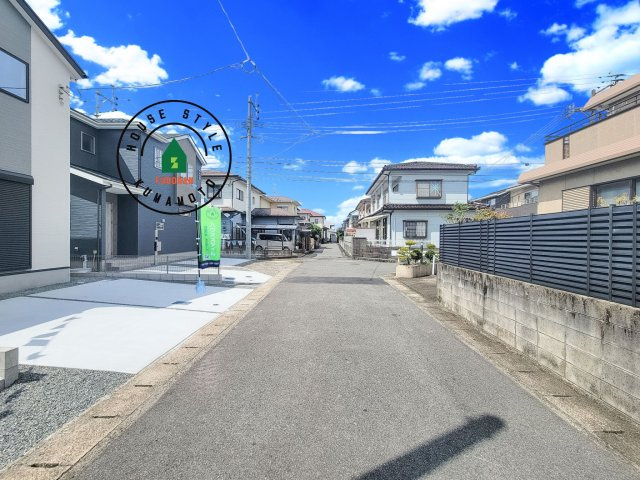 熊本市南区出仲間3丁目第1-2棟（2号棟）　の前面道路含む現地写真|前面道路です。