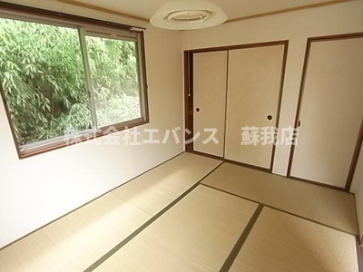 【寝室】 | プレジール寿 | 使い勝手のいい寝室です