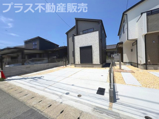 【外観】 | 現地写真。同じ物件を見るなら、プラス不動産販売にお任せ下さい。