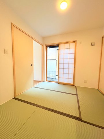 京地4丁目新築一戸建の和室|和室がひろがる居住スペース