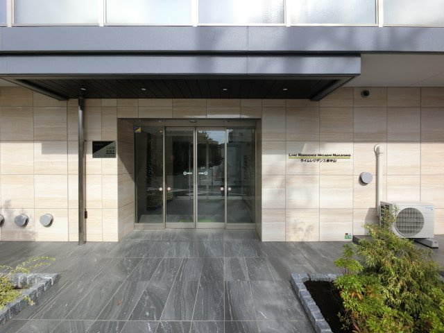LIME RESIDENCE HIGASHINAKAYAMAのエントランス