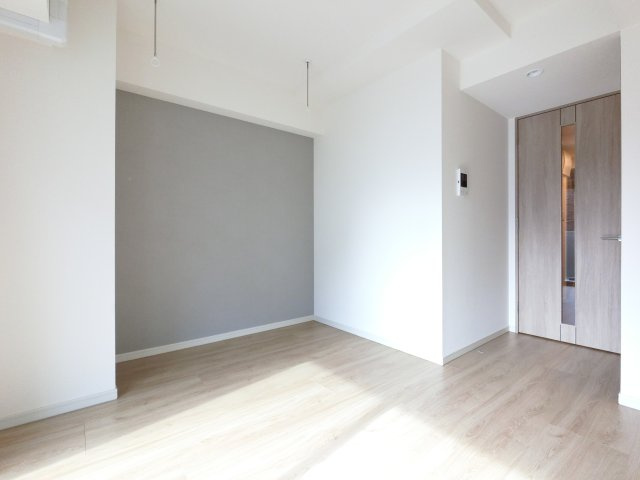 LIME RESIDENCE HIGASHINAKAYAMAの洋室