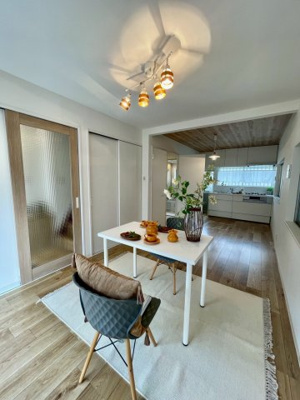 【居間・リビング】 | 西宮市熊野町　中古戸建 | ご家族の集うLDKは約11.3帖♪