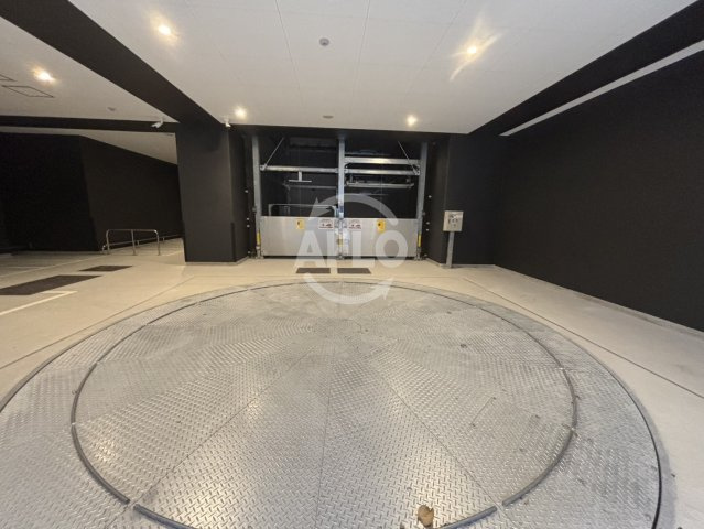 コンフォリア・リヴ本町WEST　Qのその他共用部分|コンフォリア・リヴ本町WEST Q　駐車場