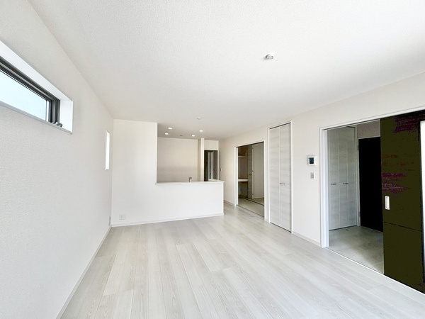 リーブルガーデン碧南第59三宅町　全4棟　新築戸建の居間・リビング