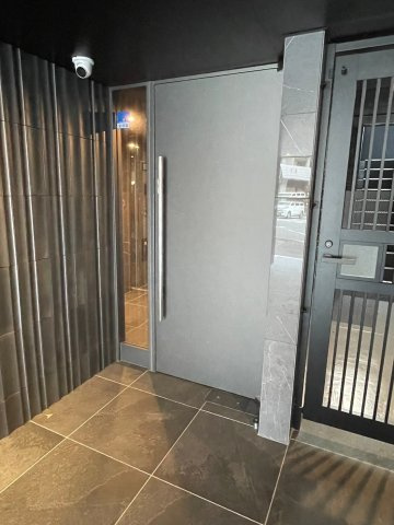 REGALIZ大塚のエントランス