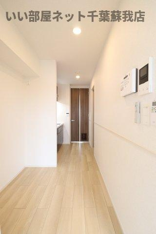 リバーサイドⅡの居間・リビング|こちらのリビングで趣味の時間をお楽しみください