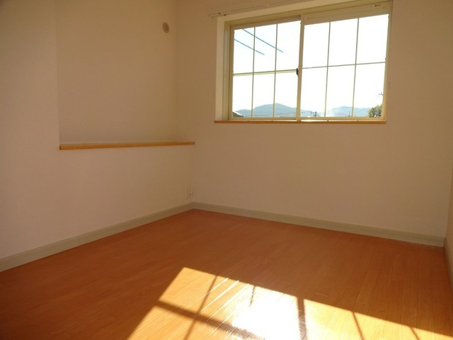 クオーレの洋室|洋室（南側）