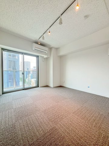 「防音マンション」VORT 白山レジデンスの居間・リビング|防音室は防音床、防音壁、防音天井となっており、まさに楽器を演奏するためにつくられた24時間楽器演奏可能の防音室です