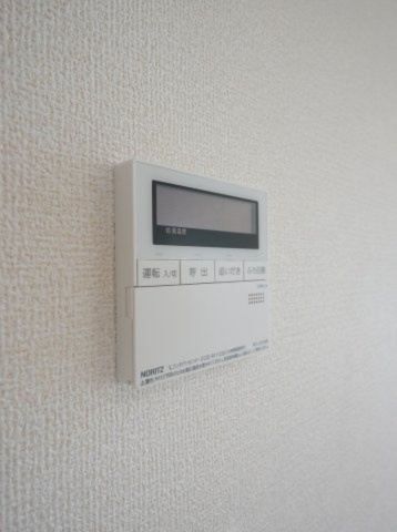 【設備】 | リナージュ熊本市南区御幸笛田1丁目24-1期　2号棟 | キッチン側の給湯器