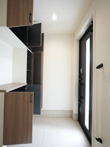 【収納】 | リナージュ熊本市南区御幸笛田1丁目24-1期　2号棟 | 玄関収納